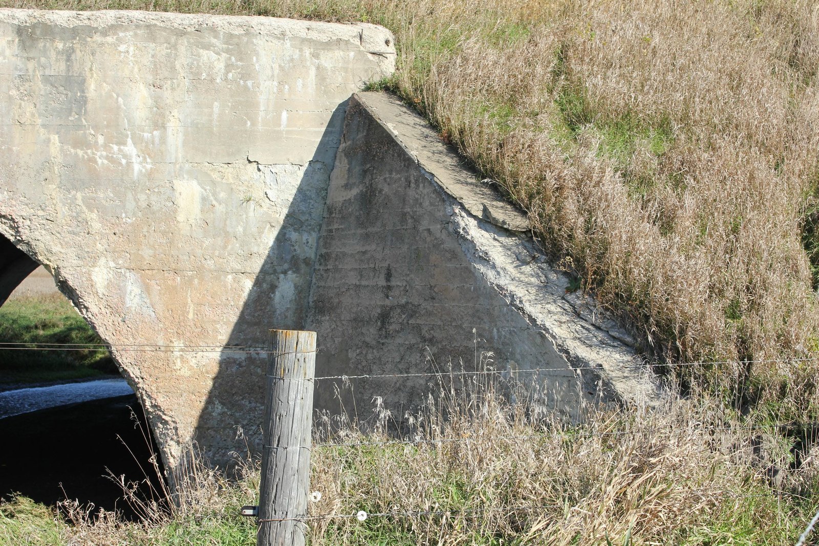 Southeast wing wall
